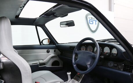 Porsche 993 993 Carrera Coupe - Exquisite Example 10