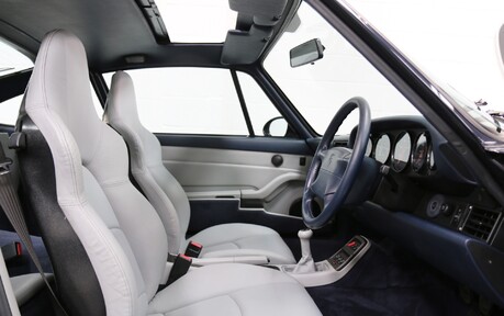 Porsche 993 993 Carrera Coupe - Exquisite Example 8