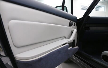Porsche 993 993 Carrera Coupe - Exquisite Example 35