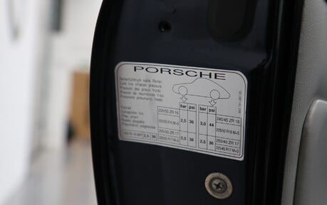 Porsche 993 993 Carrera Coupe - Exquisite Example 36