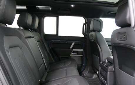 Land Rover Defender 110 D250 x-Dynamic HSE - 1 Owner 21
