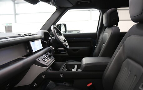 Land Rover Defender 110 D250 x-Dynamic HSE - 1 Owner 35