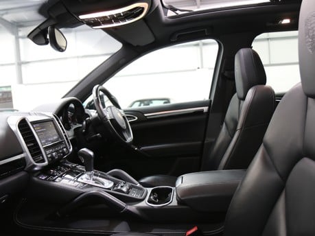 Porsche Cayenne Platinum Edition - Panoramic Roof and Air Suspension Service History