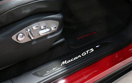 Porsche Macan GTS PDK - Huge Specification 8
