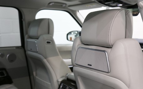 Land Rover Range Rover TDV6 Vogue SE - Meridian Signature Sound, HUD, Sliding Panoramic Roof 14