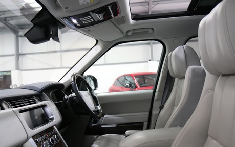 Land Rover Range Rover TDV6 Vogue SE - Meridian Signature Sound, HUD, Sliding Panoramic Roof 34