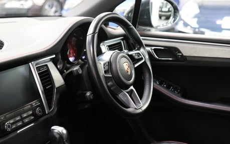 Porsche Macan GTS PDK - 1 Owner, Air Suspension, Adaptive Cruise Control and More 4