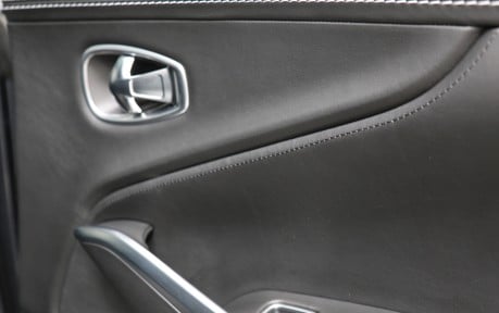 Aston Martin DBX V8 - Convenience / DB Elegance / Indulgence Pack 31