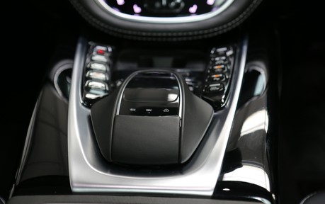Aston Martin DBX V8 - Convenience / DB Elegance / Indulgence Pack 33