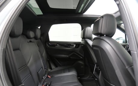 Porsche Cayenne V6 - 1 Owner - Panoramic Roof, BOSE and More 10