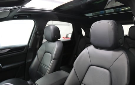 Porsche Cayenne V6 - 1 Owner - Panoramic Roof, BOSE and More 32