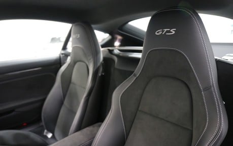 Porsche 718 Cayman GTS 4.0 PDK with a Huge Specification 14