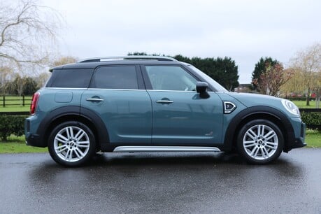 Mini Countryman Cooper S All4 Exclusive - Panoramic Roof, HUD, Harman Kardon and More