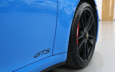 Porsche 911 Carrera GTS - Rear-Axle Steering, 18-Way Seats, Panoramic Roof and More 16