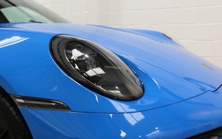 Porsche 911 Carrera GTS - Rear-Axle Steering, 18-Way Seats, Panoramic Roof and More 23