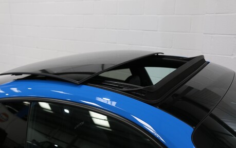 Porsche 911 Carrera GTS - Rear-Axle Steering, 18-Way Seats, Panoramic Roof and More 29