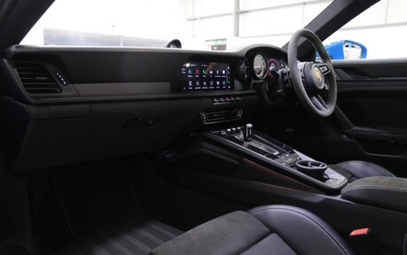 Porsche 911 Carrera GTS - Rear-Axle Steering, 18-Way Seats, Panoramic Roof and More 14