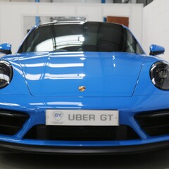 Porsche 911 Carrera GTS - Rear-Axle Steering, 18-Way Seats, Panoramic Roof and More 4