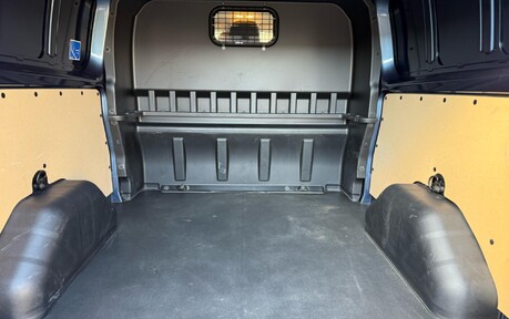 Ford Transit Custom 320 LIMITED DCIV ECOBLUE MS-RT Crew Van Double Cab Auto L2H1 13