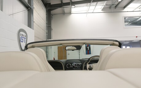 Bentley Continental GTC V8 S - Fabulous example with a Great History 12