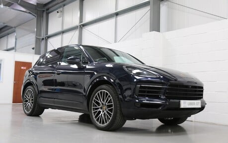 Porsche Cayenne V6 e-Hybrid - Pan Roof, Air Suspension, Head Up Display 2