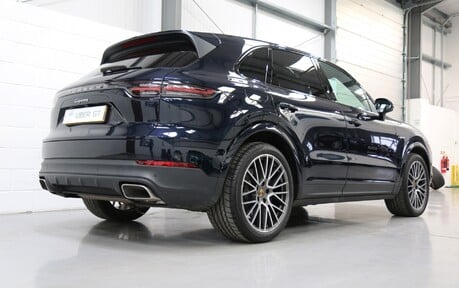 Porsche Cayenne V6 e-Hybrid - Pan Roof, Air Suspension, Head Up Display 5
