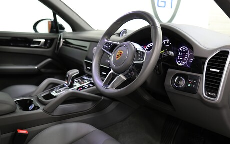 Porsche Cayenne V6 e-Hybrid - Pan Roof, Air Suspension, Head Up Display 13