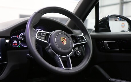 Porsche Cayenne V6 e-Hybrid - Pan Roof, Air Suspension, Head Up Display 19