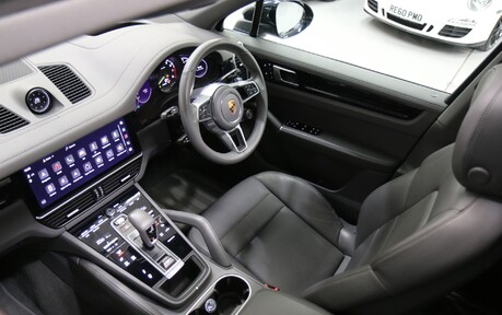 Porsche Cayenne V6 e-Hybrid - Pan Roof, Air Suspension, Head Up Display 20