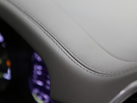 Porsche Cayenne V6 e-Hybrid - Pan Roof, Air Suspension, Head Up Display Service History