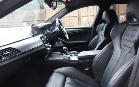 BMW M5 M5 - Comfort, Driving Assistant Plus Pack, M Exhaust and B&W 10