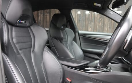 BMW M5 M5 - Comfort, Driving Assistant Plus Pack, M Exhaust and B&W 8