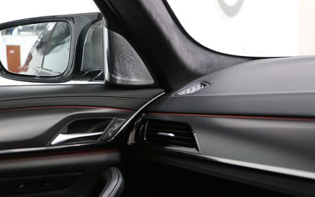 BMW M5 Comfort, Driving Assistant Plus Pack, M Exhaust and B&W 17