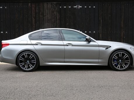 BMW M5 M5 - Comfort, Driving Assistant Plus Pack, M Exhaust and B&W