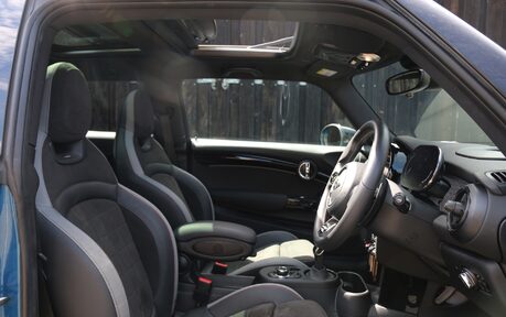 Mini Hatch John Cooper Works - Huge Specification 8