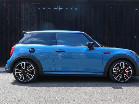 Mini Hatch John Cooper Works - Huge Specification