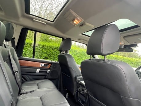 Land Rover Discovery SDV6 HSE 24