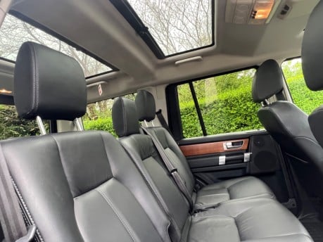 Land Rover Discovery SDV6 HSE 25