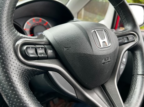 Honda Jazz I-VTEC ES PLUS 