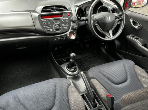 Honda Jazz I-VTEC ES PLUS 30