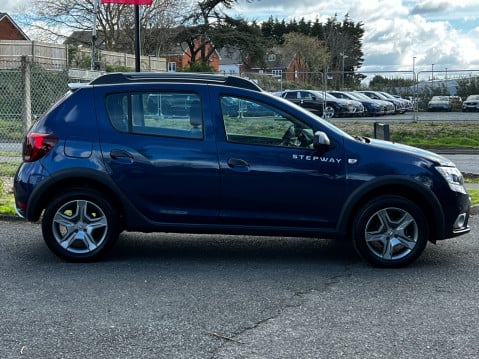 Dacia Sandero Stepway ESSENTIAL TCE **ONLY 5600 MILES 3
