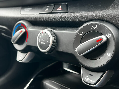 Kia Rio 2 38