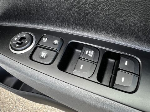 Hyundai i10 SE AUTOMATIC 29