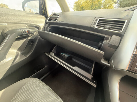 Toyota Verso ICON 7 SEATS 46