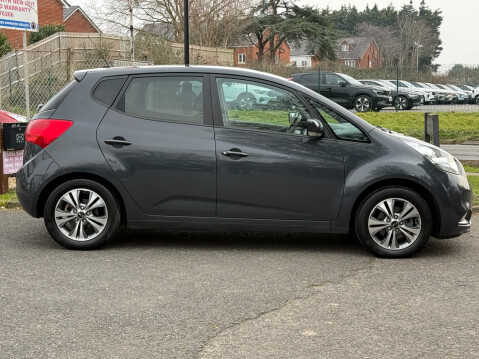 Kia Venga 3 AUTO ONLY 6400 MILES 4