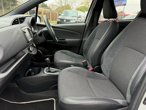 Toyota Yaris VVT-I EXCEL HYBRID 37