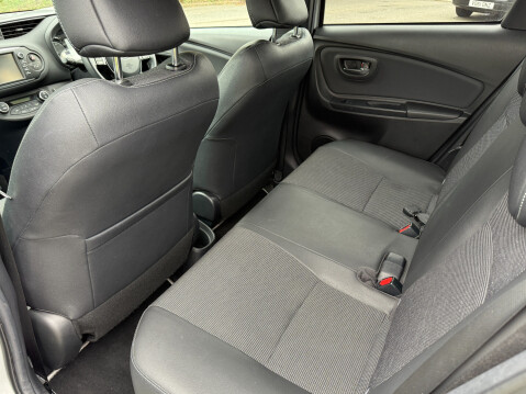 Toyota Yaris VVT-I EXCEL HYBRID 27