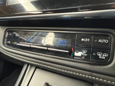 Toyota Auris VVT-I ICON TSS 18