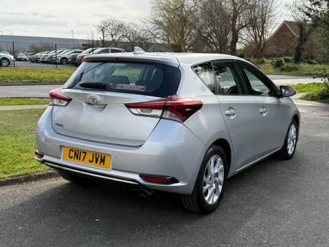 Toyota Auris VVT-I ICON TSS 22