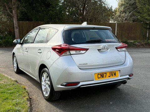 Toyota Auris VVT-I ICON TSS 34